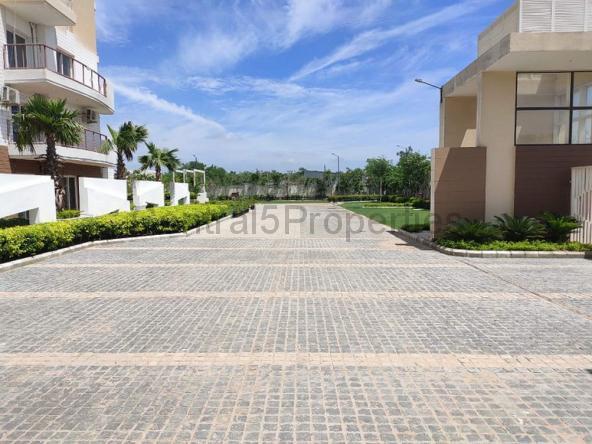 Flats Apartments for sale to buy in Gurgaon Sohna Road Eldeco Acclaim